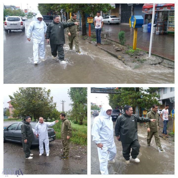 شهردار لنگرود زیر باران چکمه پوشید اما سوژه رسانه‌ها شد